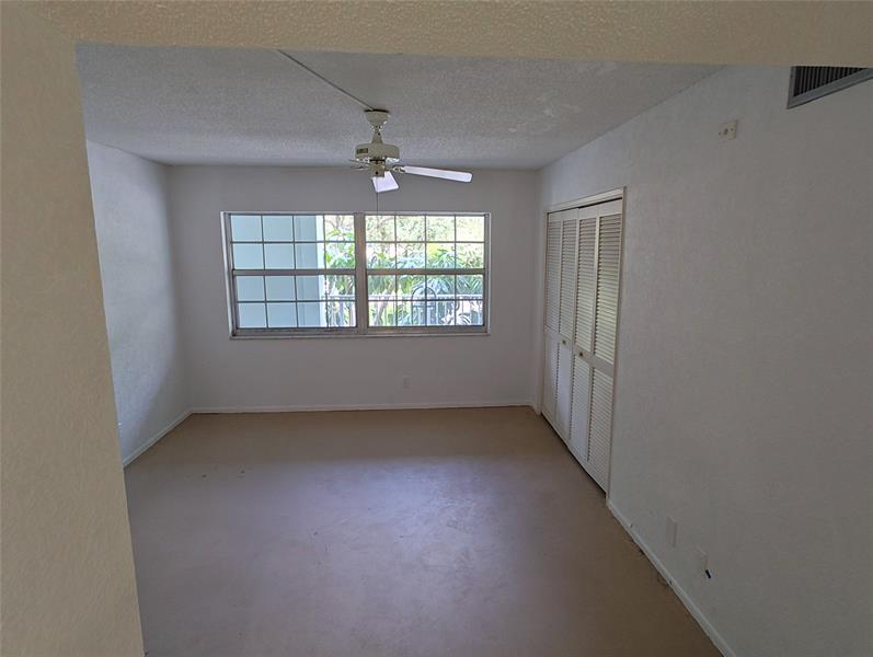 Image 19 of 22 For 802 Cypress Grove Ln  205