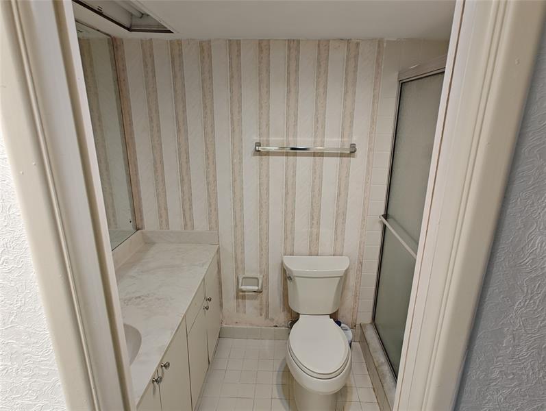 Image 21 of 22 For 802 Cypress Grove Ln  205
