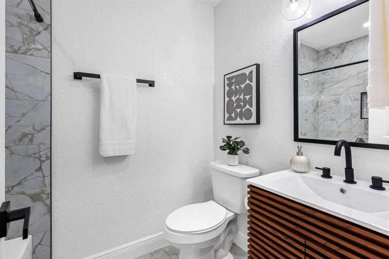 Image 31 of 54 For 8307 Boxwood Dr