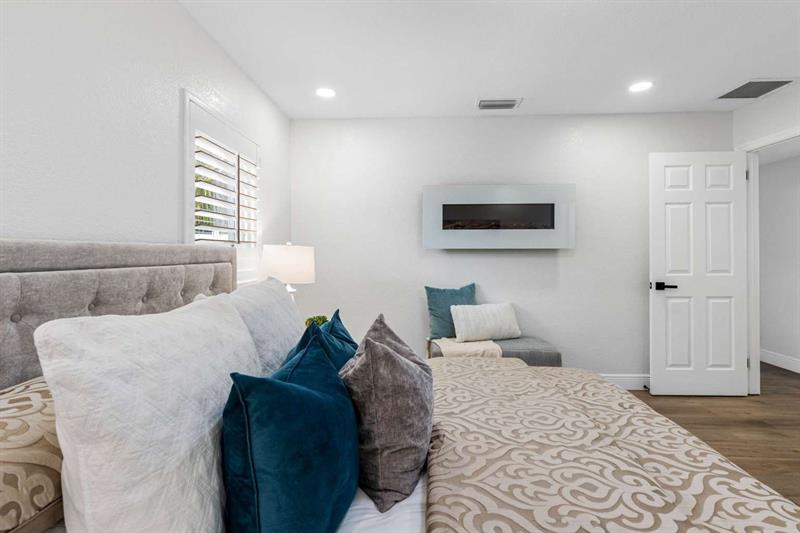 Image 40 of 54 For 8307 Boxwood Dr