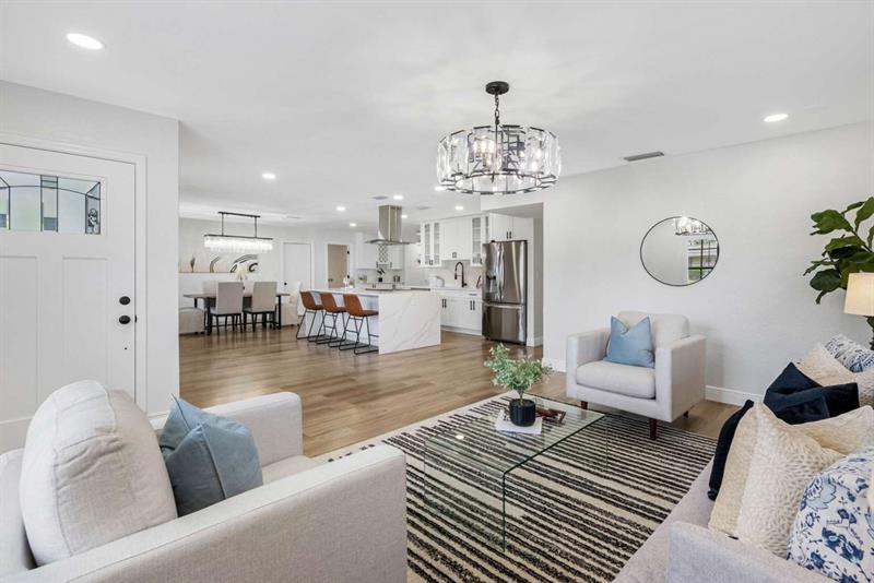 Image 5 of 54 For 8307 Boxwood Dr