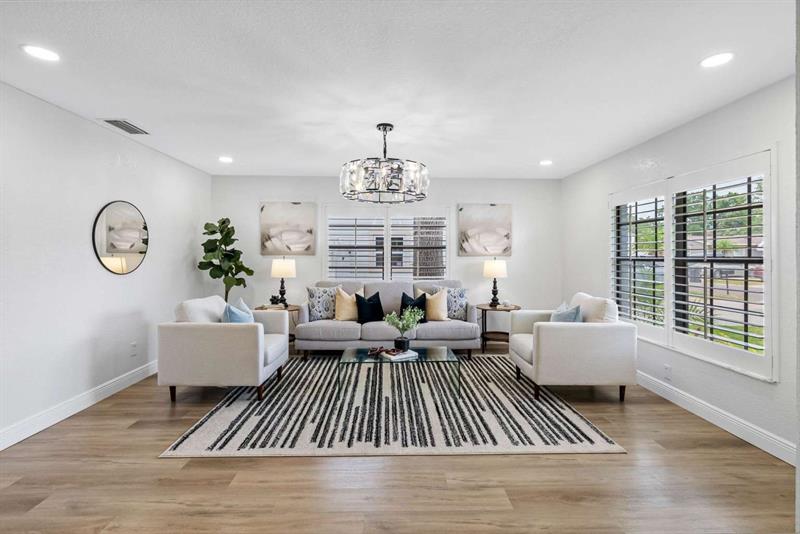 Image 7 of 54 For 8307 Boxwood Dr