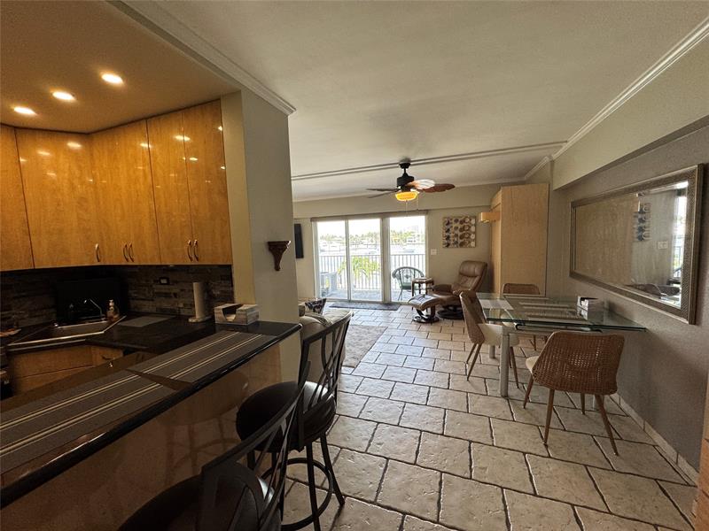 Image 6 of 43 For 95 Birch Rd  301