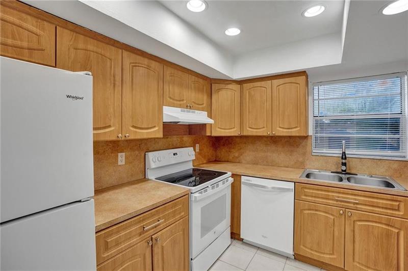 Image 3 of 26 For 7101 Sunrise Blvd  D2