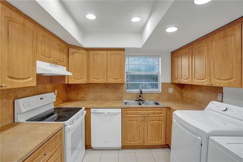 Image 4 of 26 For 7101 Sunrise Blvd  D2