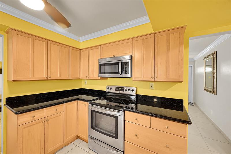 Image 13 of 30 For 5718 68 Ave  