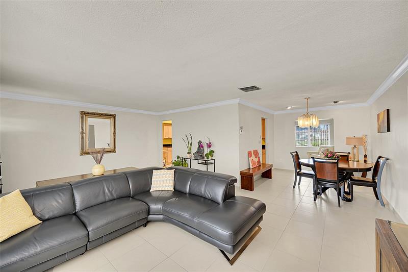 Image 18 of 30 For 5718 68 Ave  