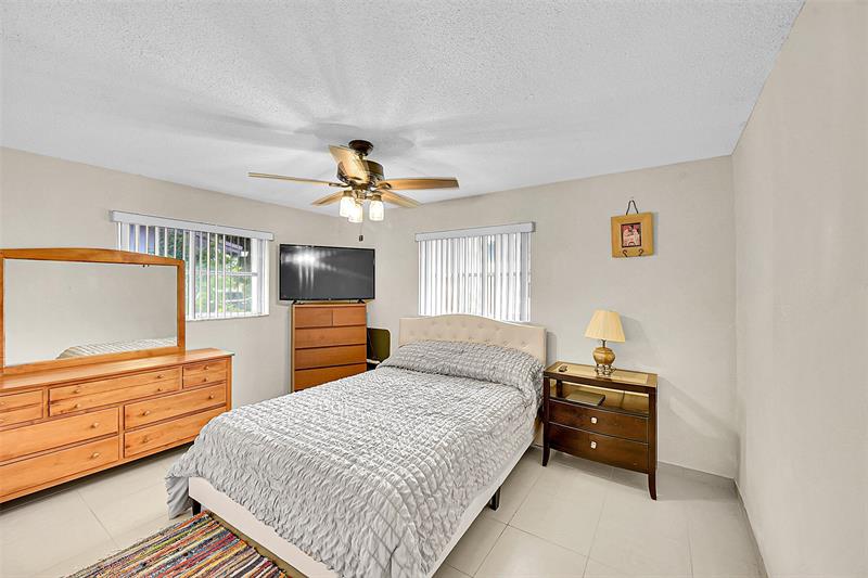 Image 22 of 30 For 5718 68 Ave  