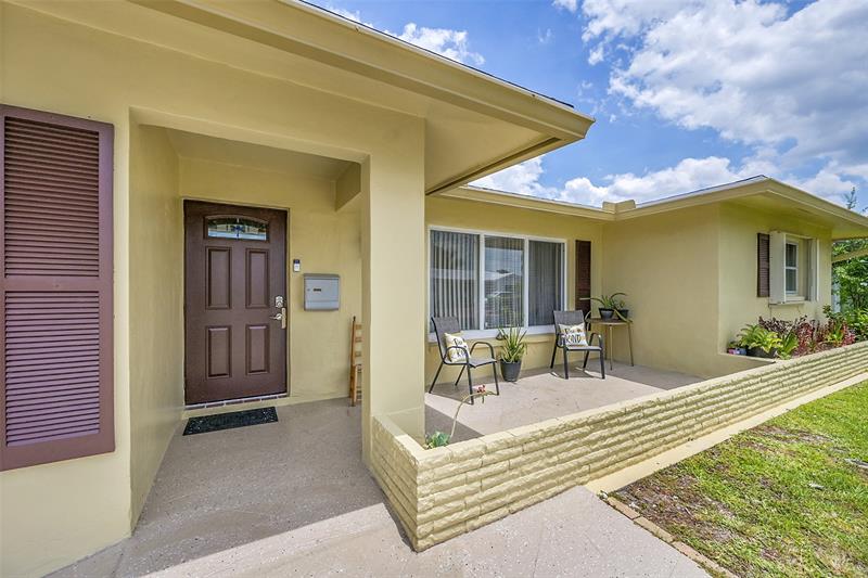 Image 7 of 30 For 5718 68 Ave  
