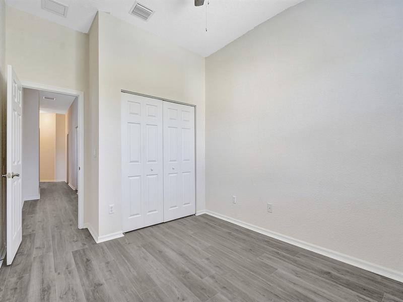 Image 37 of 44 For 5810 Hampton Hills Blvd