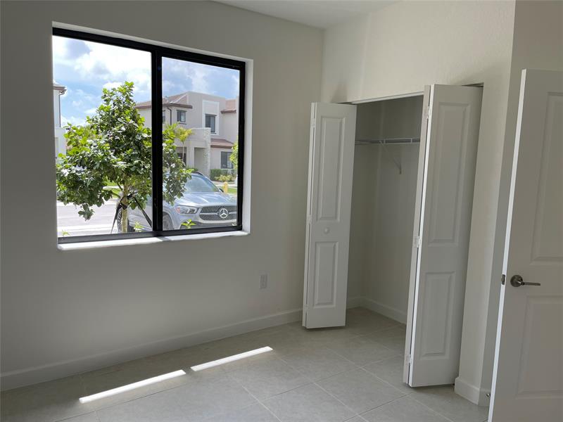 Image 11 of 15 For 20691 Ne 7th Pl