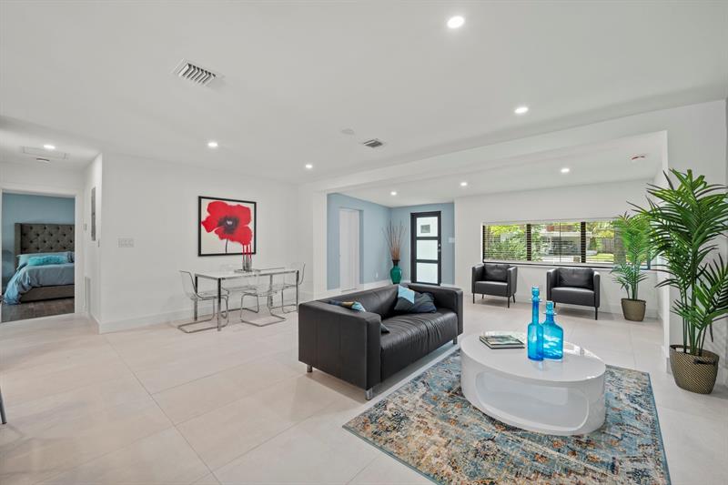 Image 10 of 34 For 417 26th Dr  