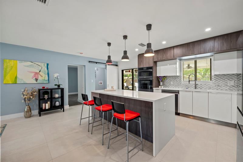 Image 12 of 34 For 417 26th Dr  