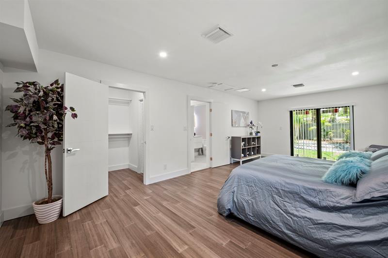 Image 15 of 34 For 417 26th Dr  