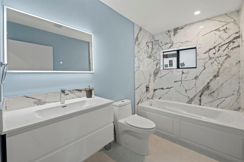 Image 19 of 34 For 417 26th Dr  