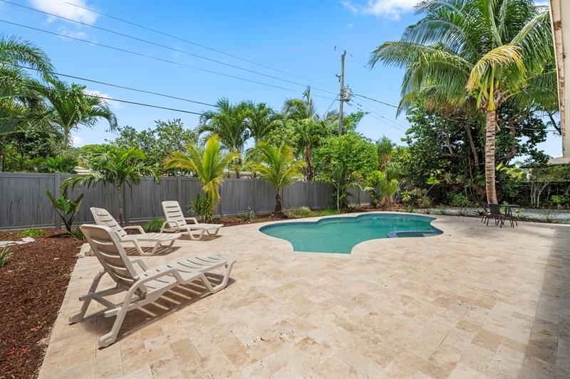 Image 25 of 34 For 417 26th Dr  