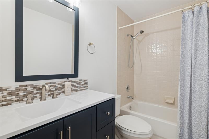 Image 4 of 20 For 64 Gables Blvd