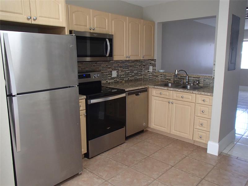 Image 7 of 25 For 7820 7th St  102