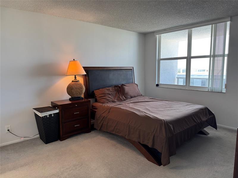 Image 11 of 46 For 3015 Ocean Blvd  19 E