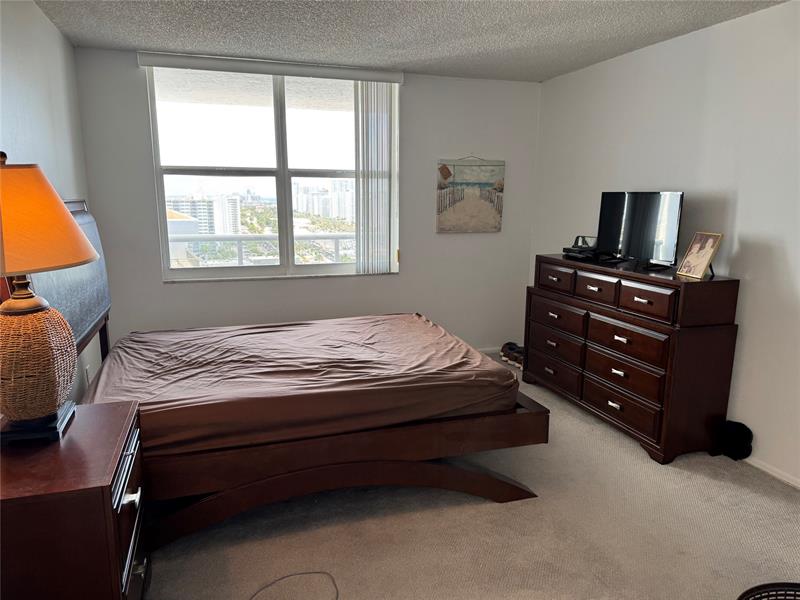 Image 12 of 46 For 3015 Ocean Blvd  19 E