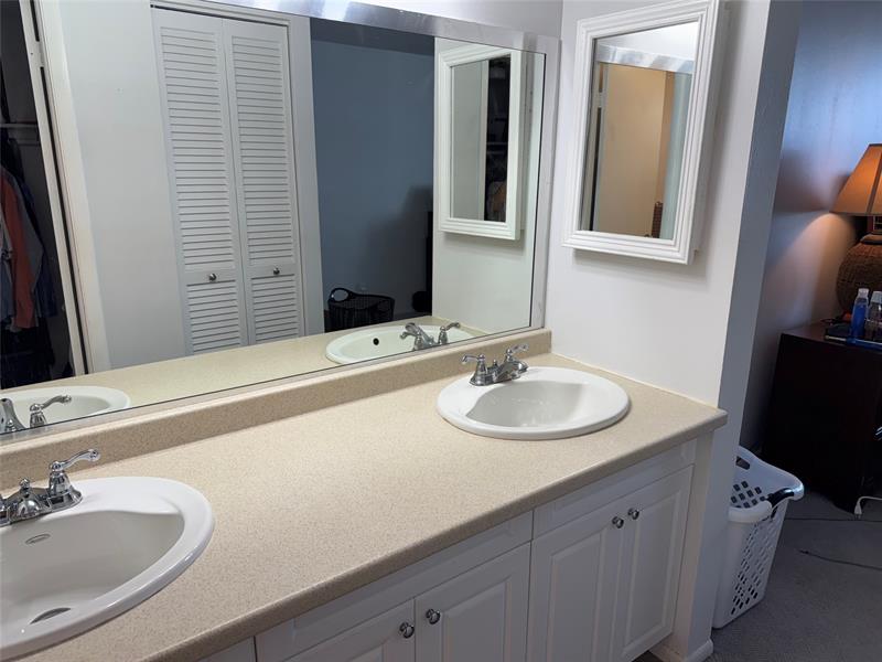 Image 13 of 46 For 3015 Ocean Blvd  19 E