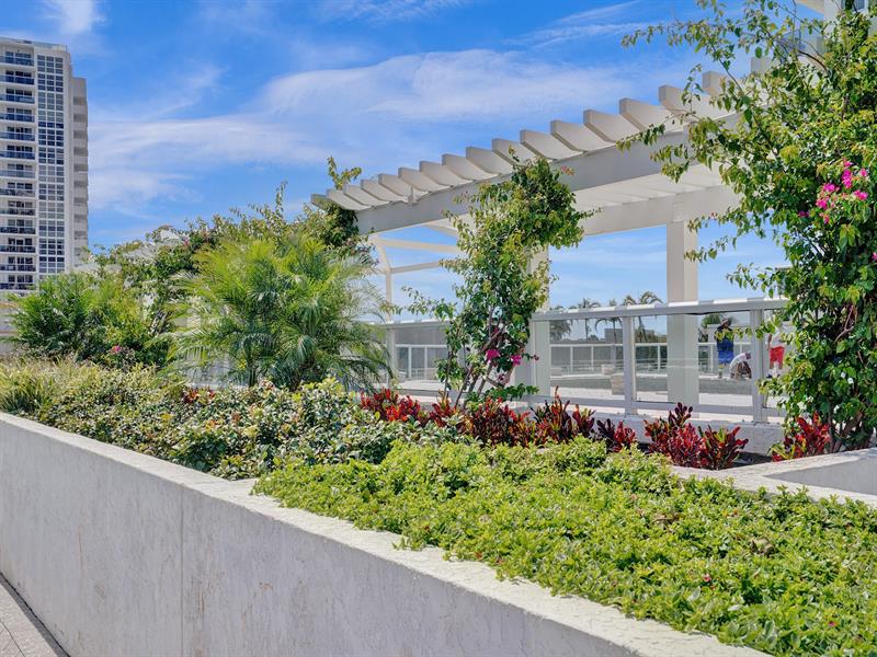 Image 21 of 46 For 3015 Ocean Blvd  19 E