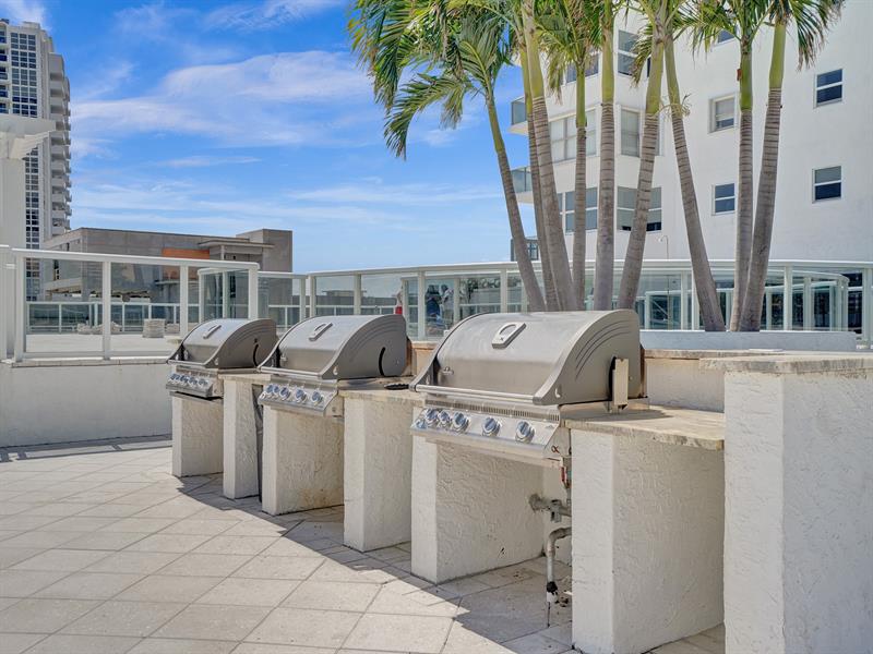 Image 23 of 46 For 3015 Ocean Blvd  19 E