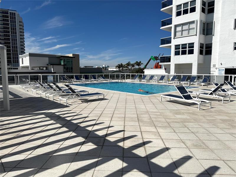Image 24 of 46 For 3015 Ocean Blvd  19 E