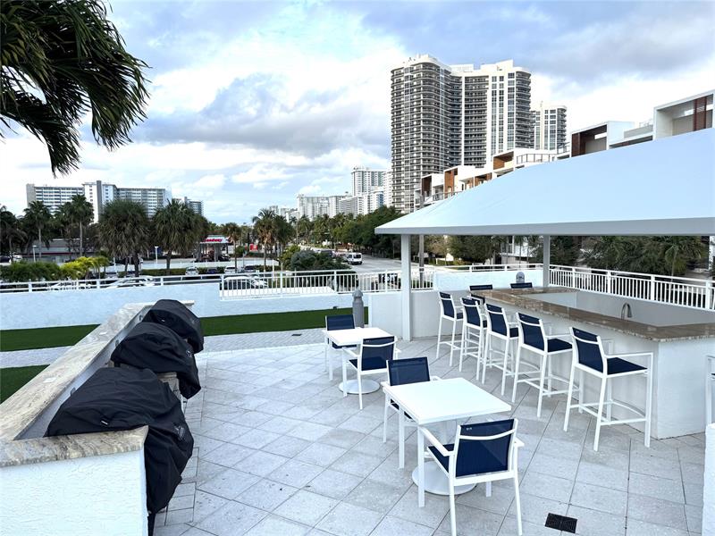 Image 29 of 46 For 3015 Ocean Blvd  19 E
