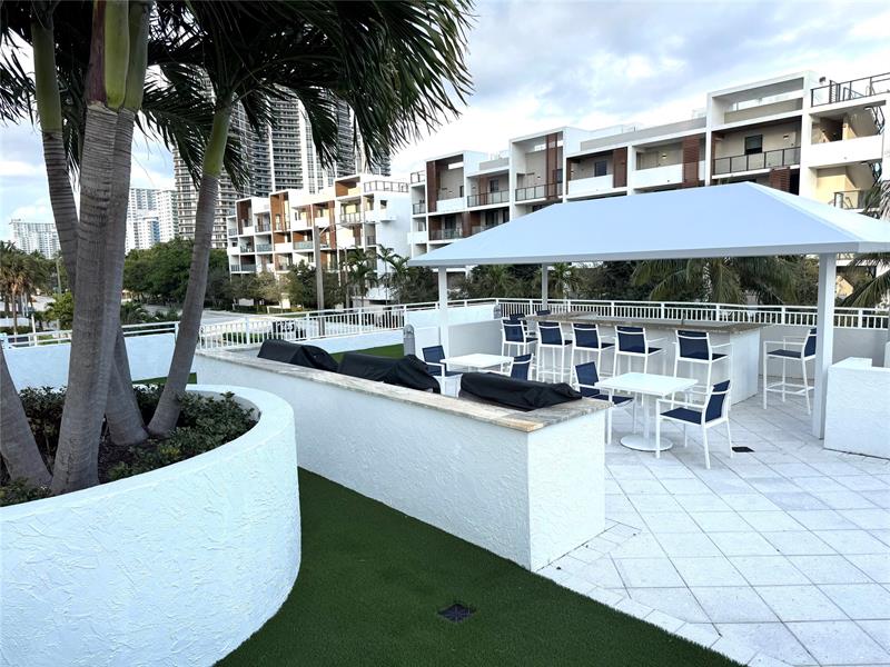 Image 30 of 46 For 3015 Ocean Blvd  19 E