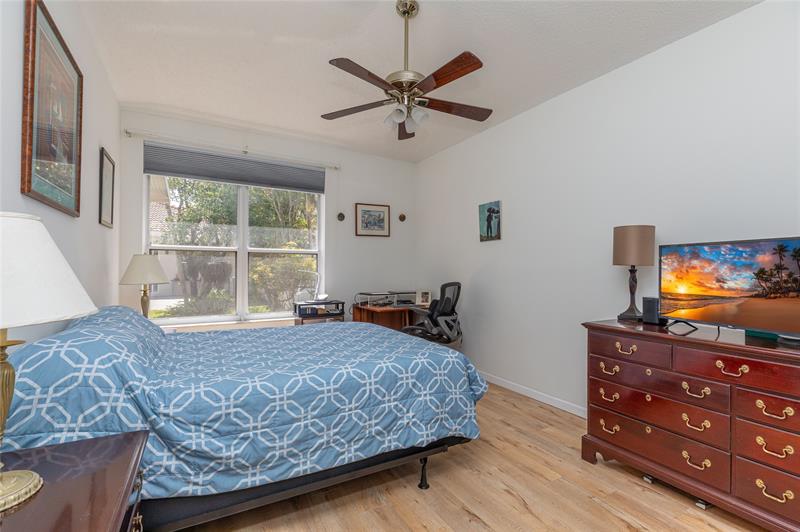 Image 18 of 37 For 857 133rd Avenue