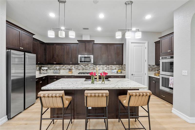 Image 16 of 77 For 9330 Meridian Dr E