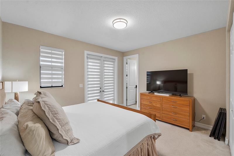 Image 40 of 77 For 9330 Meridian Dr E