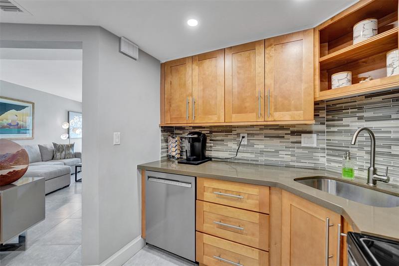 Image 30 of 80 For 3800 Galt Ocean Dr  1002