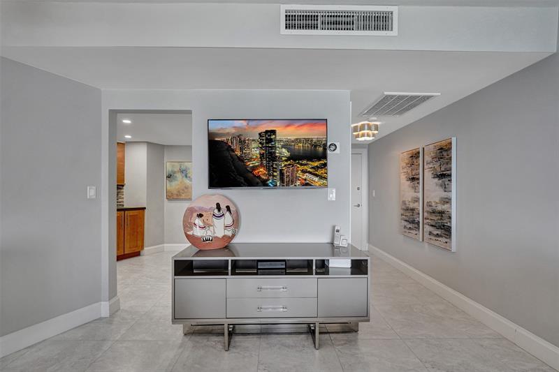 Image 44 of 80 For 3800 Galt Ocean Dr  1002