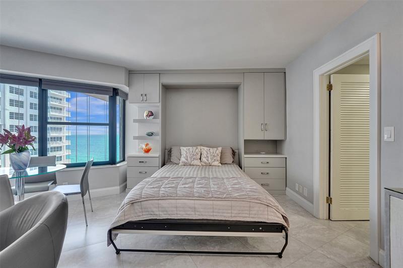 Image 46 of 80 For 3800 Galt Ocean Dr  1002