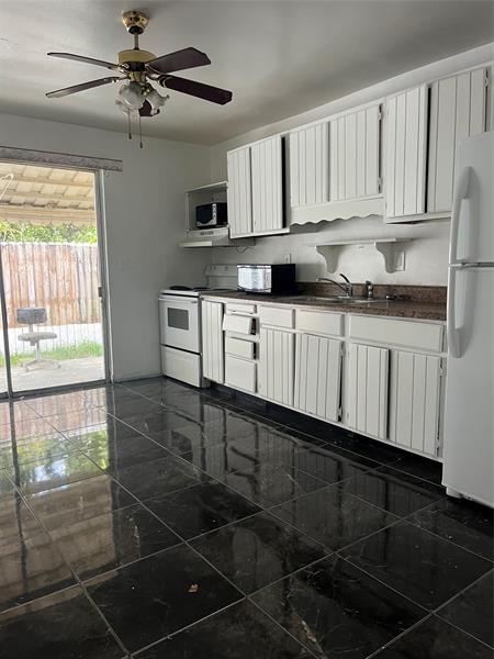 Image 3 of 7 For 5627 Sheridan St
