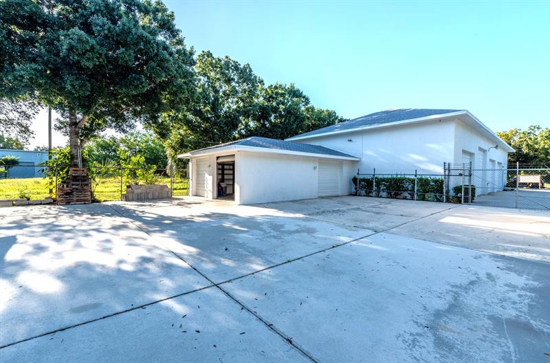 Image 26 of 43 For 1521 South Niemeyer Cir