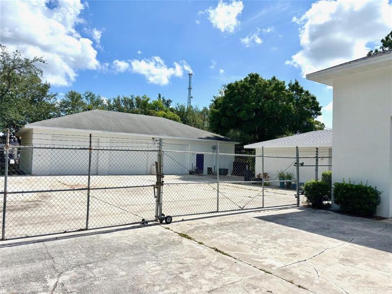 Image 27 of 43 For 1521 South Niemeyer Cir