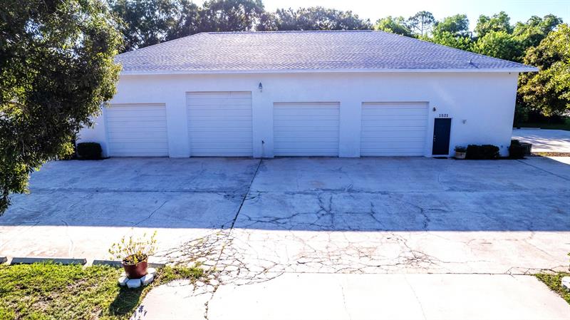 Image 4 of 43 For 1521 South Niemeyer Cir