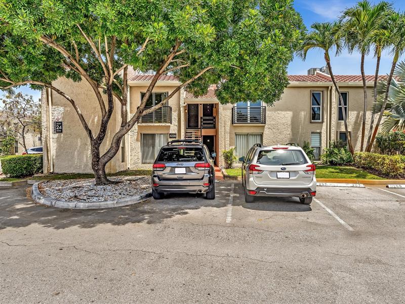 Details for 5230 6th Ave  24c, Oakland Park, FL 33334