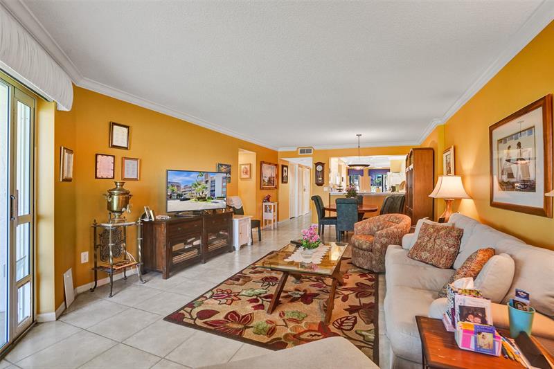 Image 23 of 37 For 7412 Granville Dr  112