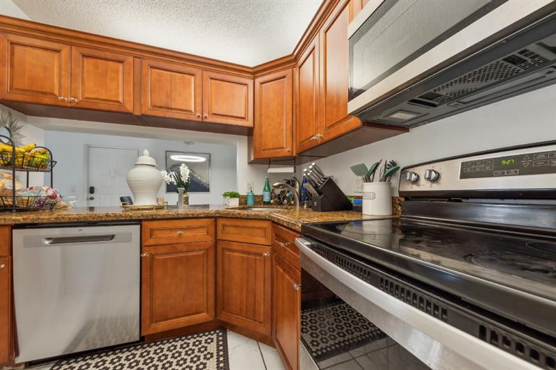Image 7 of 13 For 608 Sea Pine Way  D2