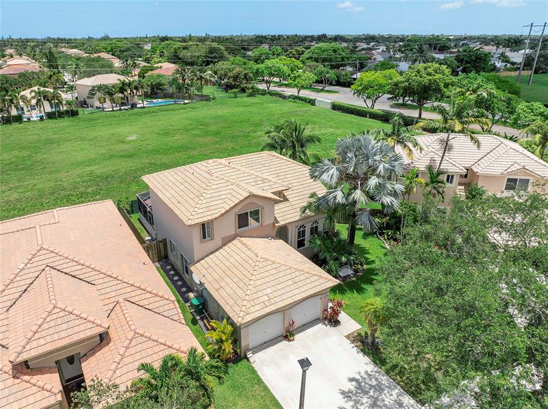 Image 12 of 35 For 466 Royal Cove Cir