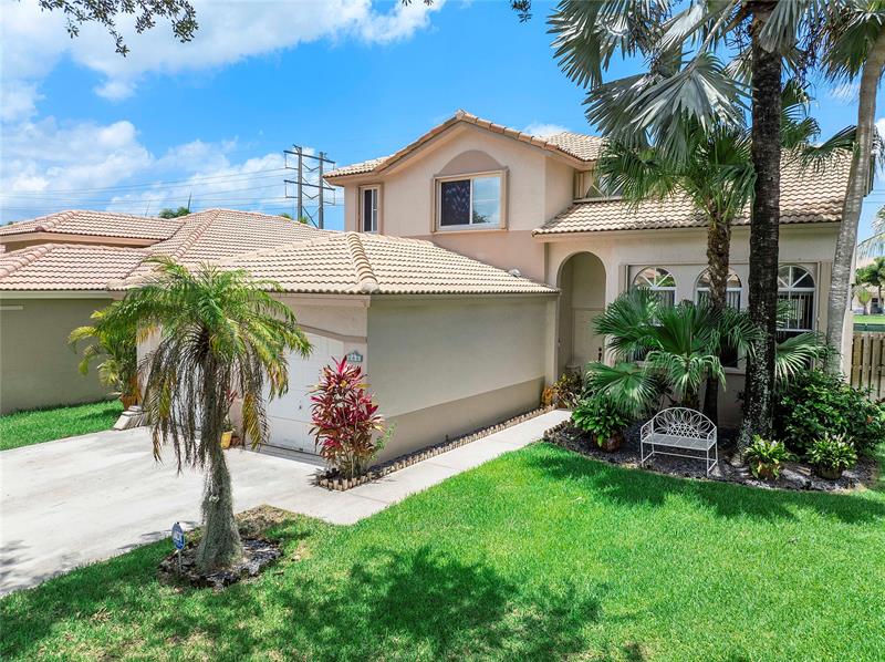Image 2 of 35 For 466 Royal Cove Cir