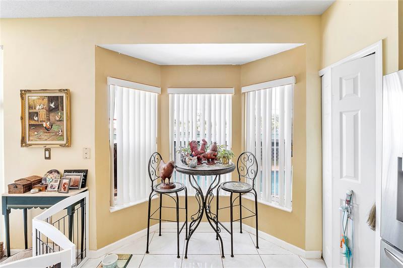 Image 21 of 35 For 466 Royal Cove Cir