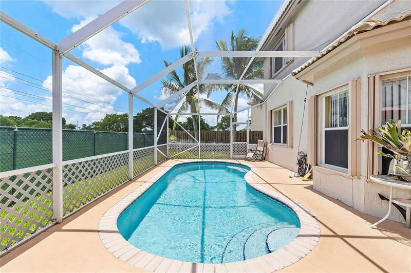 Image 6 of 35 For 466 Royal Cove Cir