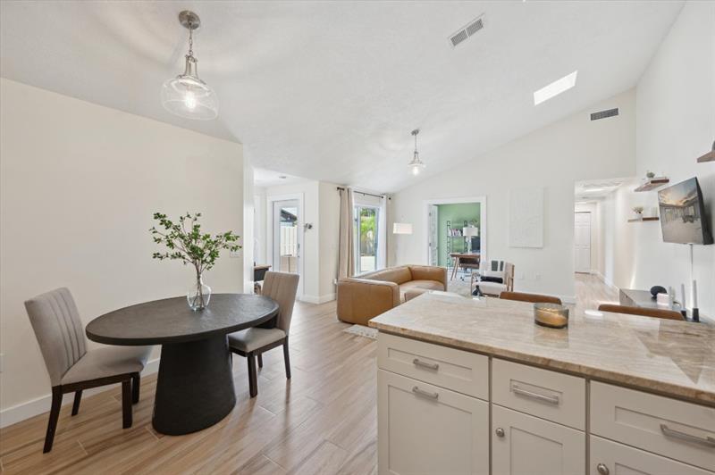 Image 12 of 34 For 9867 Boca Gardens Trl  D