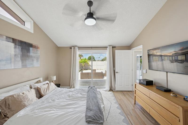Image 19 of 34 For 9867 Boca Gardens Trl  D