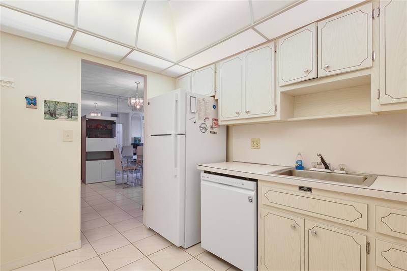 Image 11 of 37 For 1980 Ocean  10c